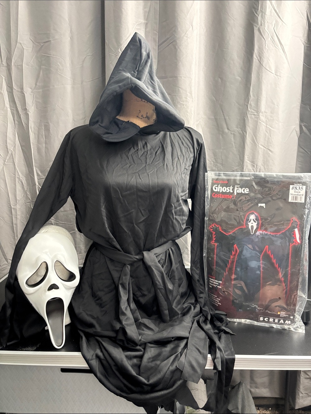 Teen Scream Classic Costume - Black & Red